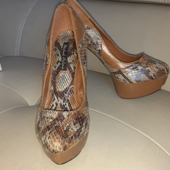 Heels - Picture 2 of 2